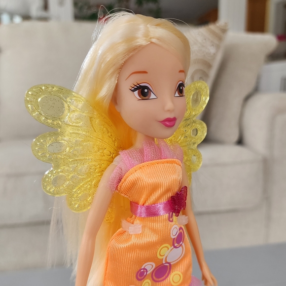 Rainbow Winx Club City Girl Stella Fairy Doll Butterfly Italian Version Blonde - Picture 4 of 8